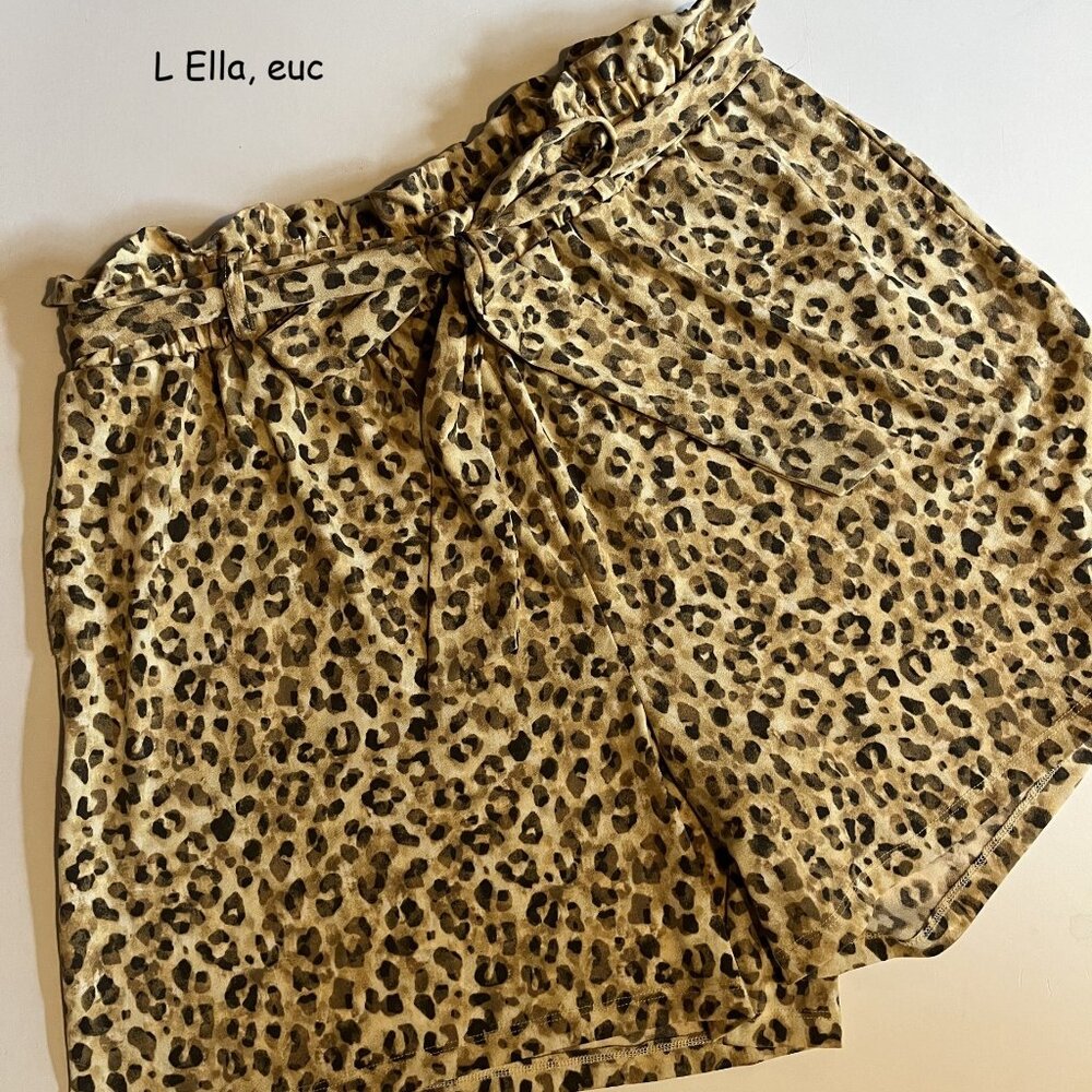 Large Lularoe Ella paper bag waist shorts, yellow with animal print
